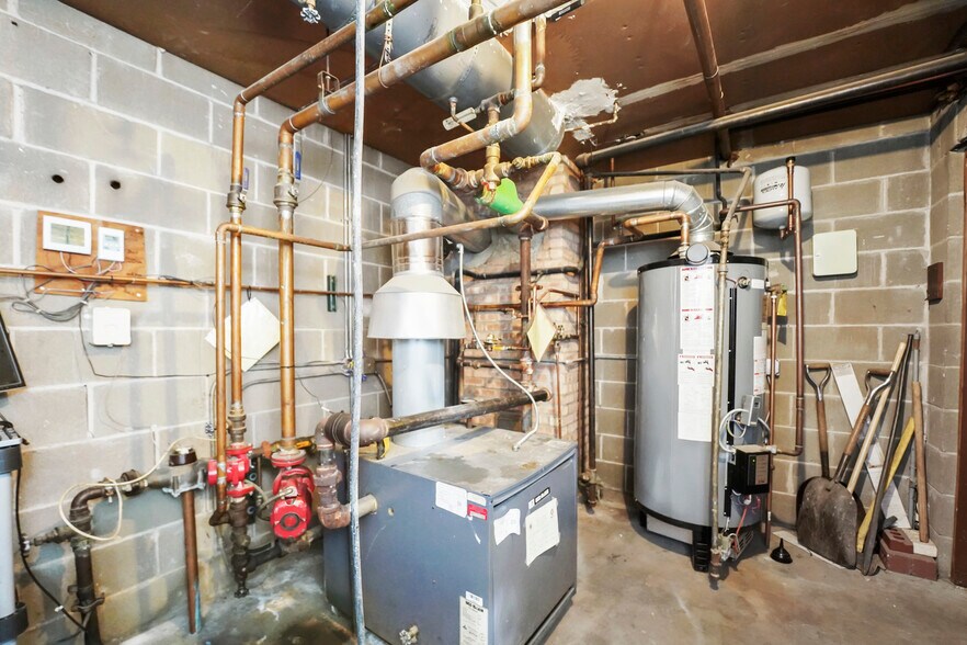 More Photos Of 1905-1913 Saint Charles Rd, Maywood Apartments For Sale