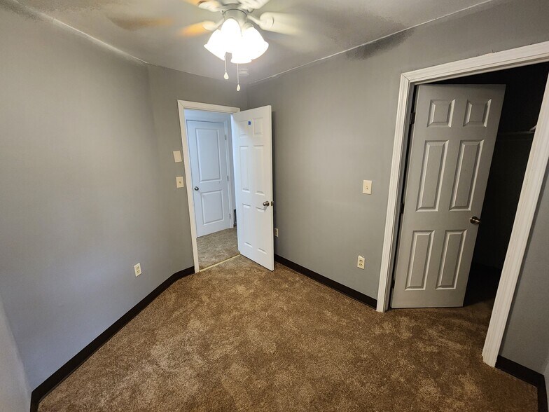 More Photos Of 744 Park Ave, Syracuse Warehouse For Sale