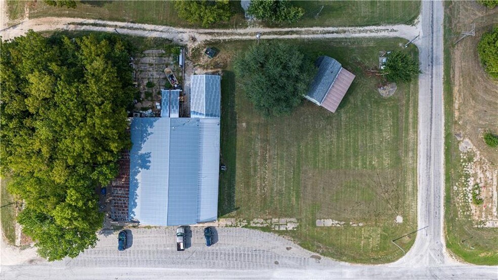 More Photos Of 86 3rd St, Moran Convenience Store For Sale