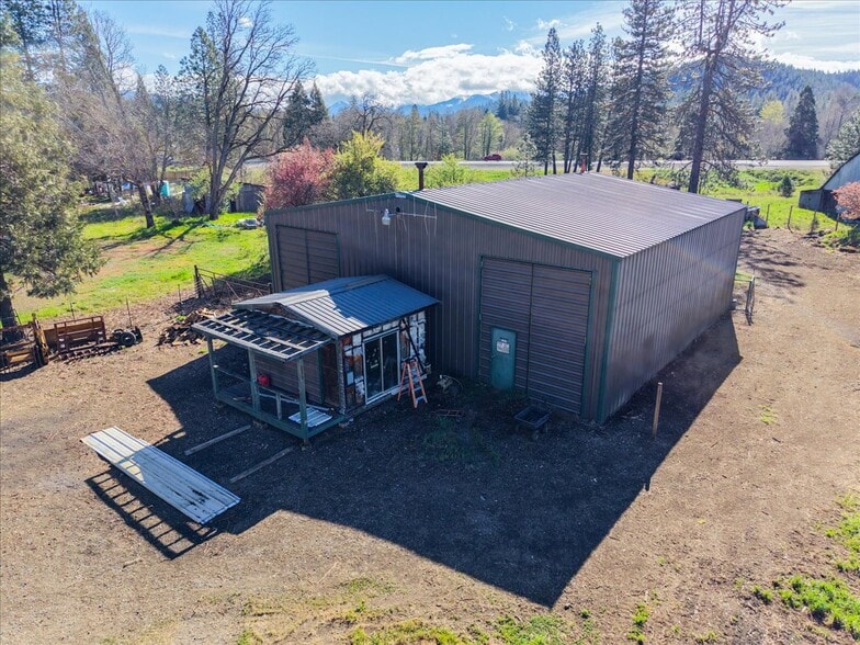 More Photos Of 125 Hogue Dr, Selma Industrial For Sale