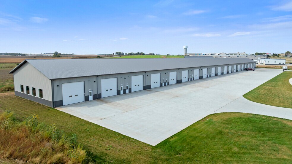 More Photos Of 1301-1337 SE John Deere Cir, Madison Industrial For Sale