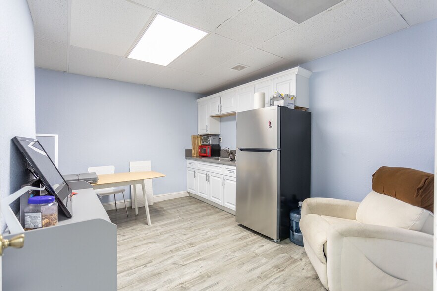 More Photos Of 3838 Watt Ave, Sacramento Medical For Sale