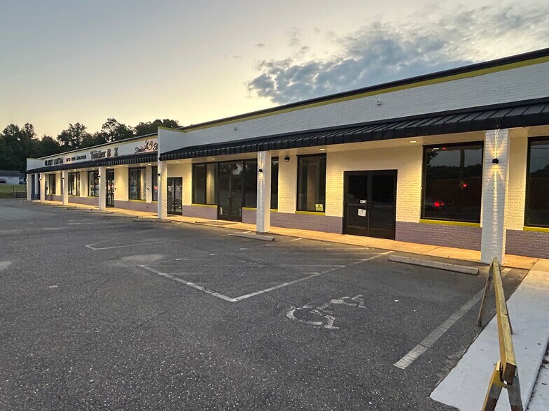 More Photos Of 225 Market St, Cramerton Freestanding For Lease