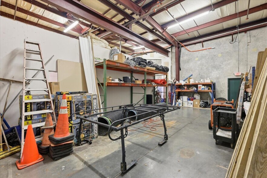 More Photos Of 1220 Biscayne Blvd, Deland Warehouse For Sale