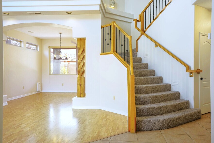 More Photos Of 4316 Beresford Ln Nw, Albuquerque Flex For Sale