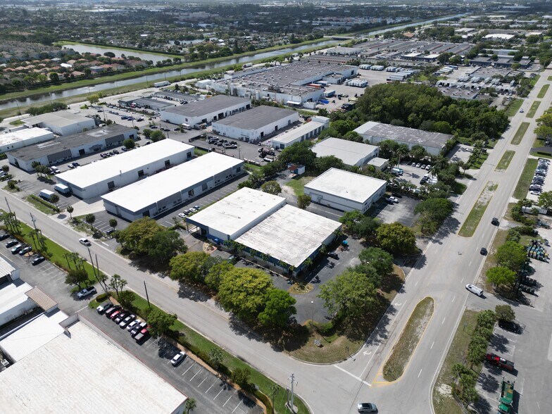 More Photos Of 3750 Prospect Ave, Riviera Beach Warehouse For Lease
