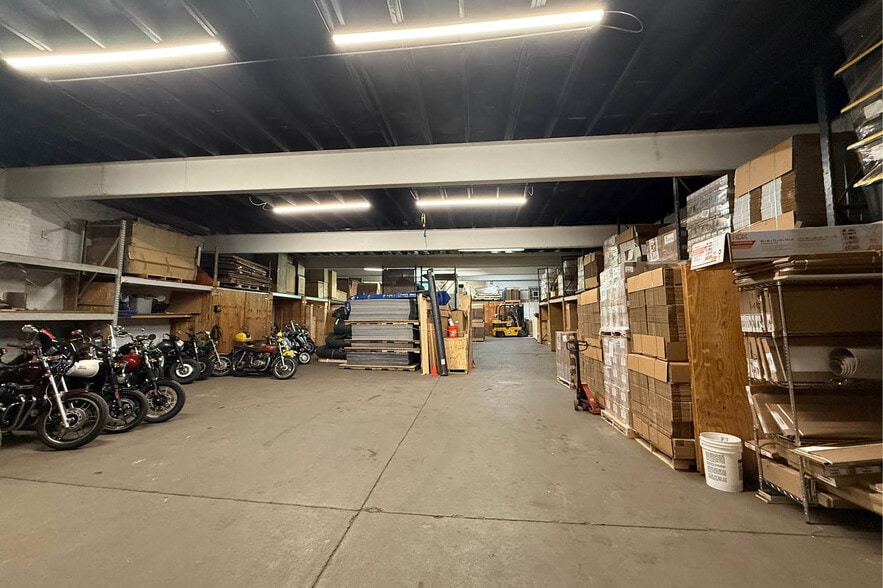 More Photos Of 1722 W Carroll Ave, Chicago Warehouse For Sale