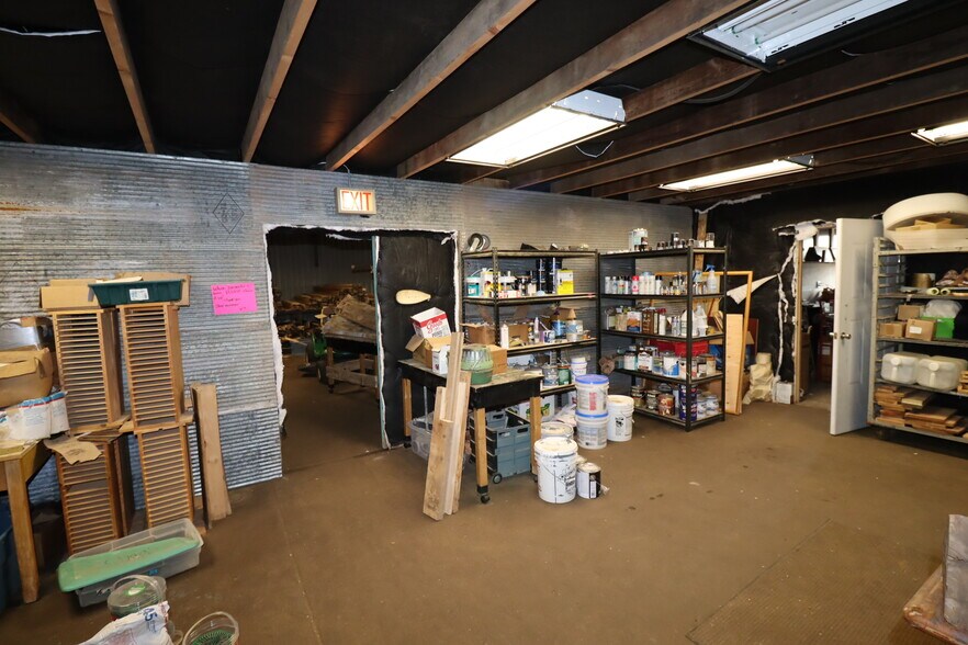 More Photos Of 3600 Ellis Ave, Ashland Flex For Sale