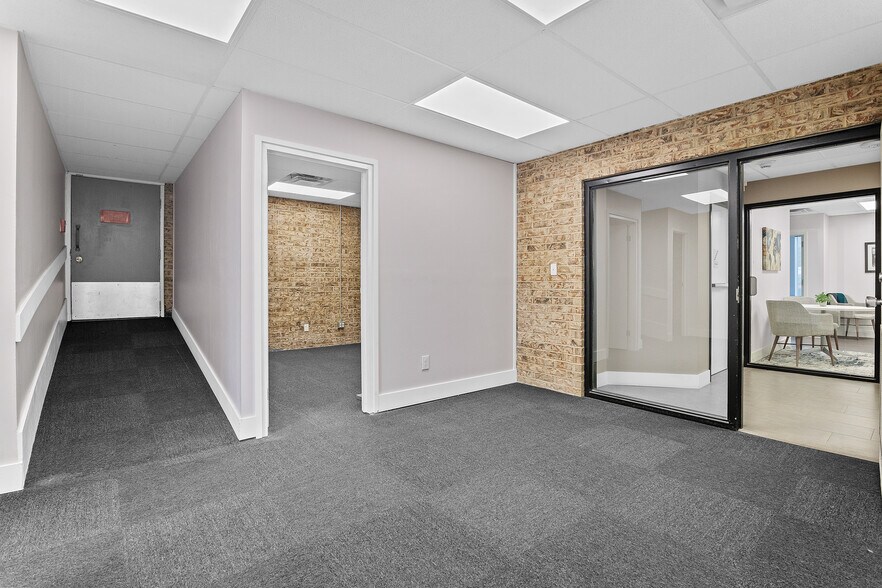 More Photos Of 2300 E 14th St, Tulsa Office For Lease