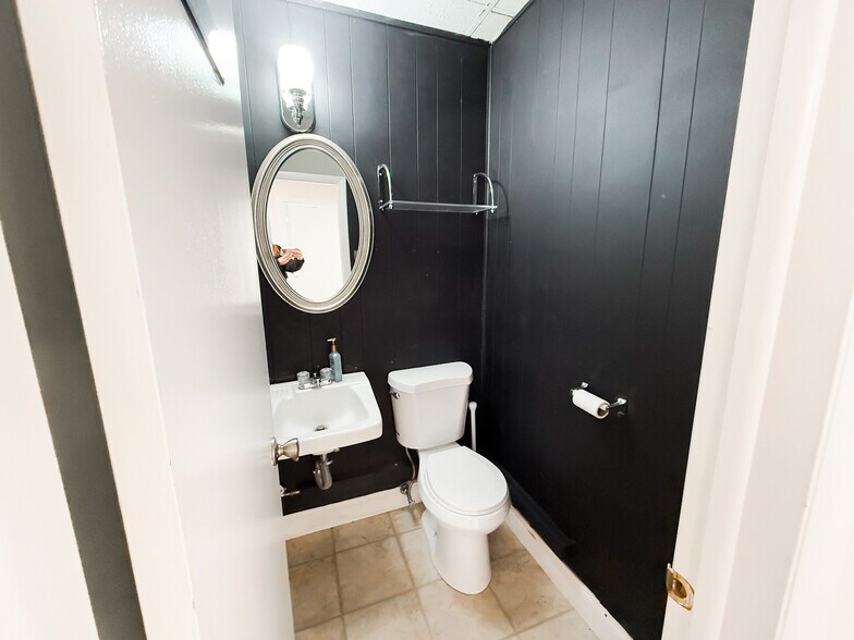 More Photos Of 339 N Route 73, Berlin Medical For Lease