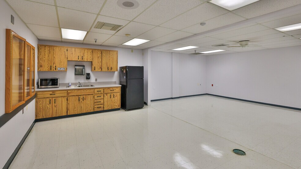 More Photos Of 2 Commerce Blvd, Palm Coast Warehouse For Lease