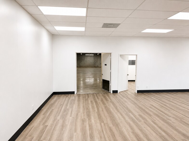 More Photos Of 3911 Woodbury Dr, Austin Warehouse For Lease