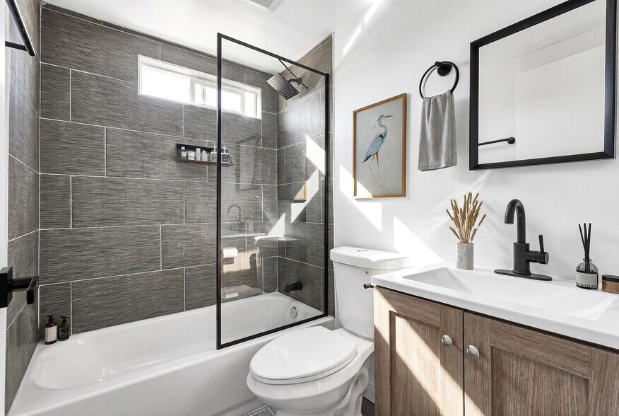 More Photos Of 1036 Cherry Ave, Long Beach Apartments For Sale