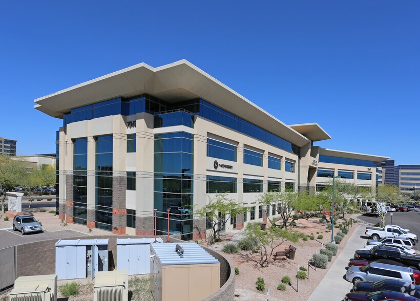 More Photos Of 7047 E Greenway Pky, Scottsdale Coworking Space