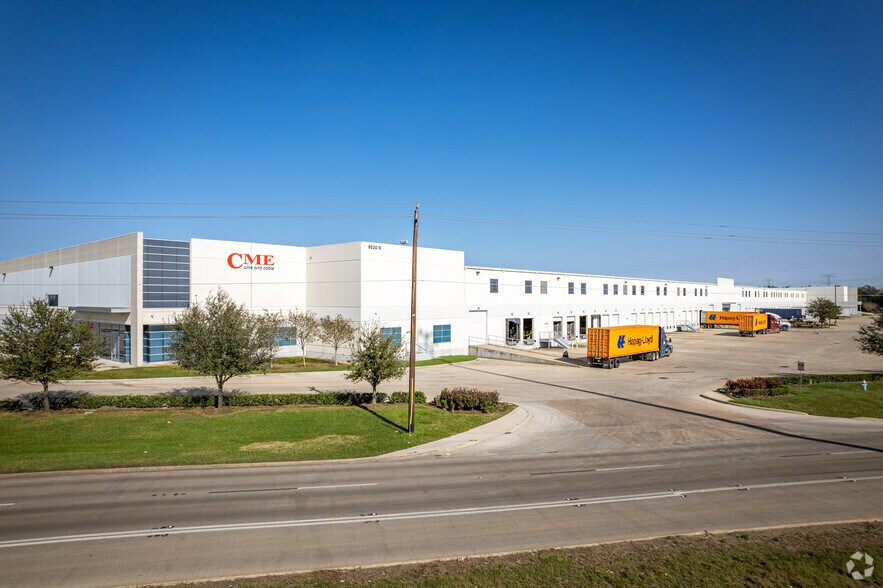 More Photos Of 8520 S Sam Houston Pky W, Houston Warehouse For Lease