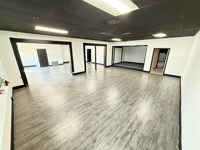 More Photos Of 3800 S Shepherd Dr, Houston Unknown For Lease