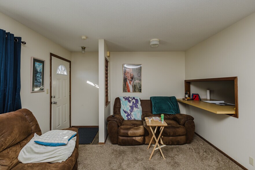 More Photos Of 3007 Sierra Pky, Hutchinson Apartments For Sale