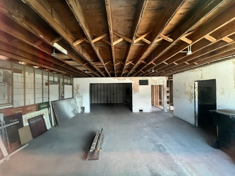 More Photos Of 1713 N Albany Ave, Tampa Restaurant For Lease