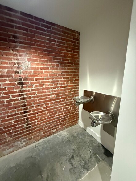 More Photos Of 214 W 21st St, Kansas City Loft Creative Space For Sale