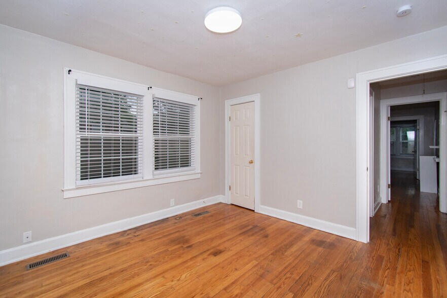 More Photos Of 5331 Charlotte St, Kansas City Apartments For Sale