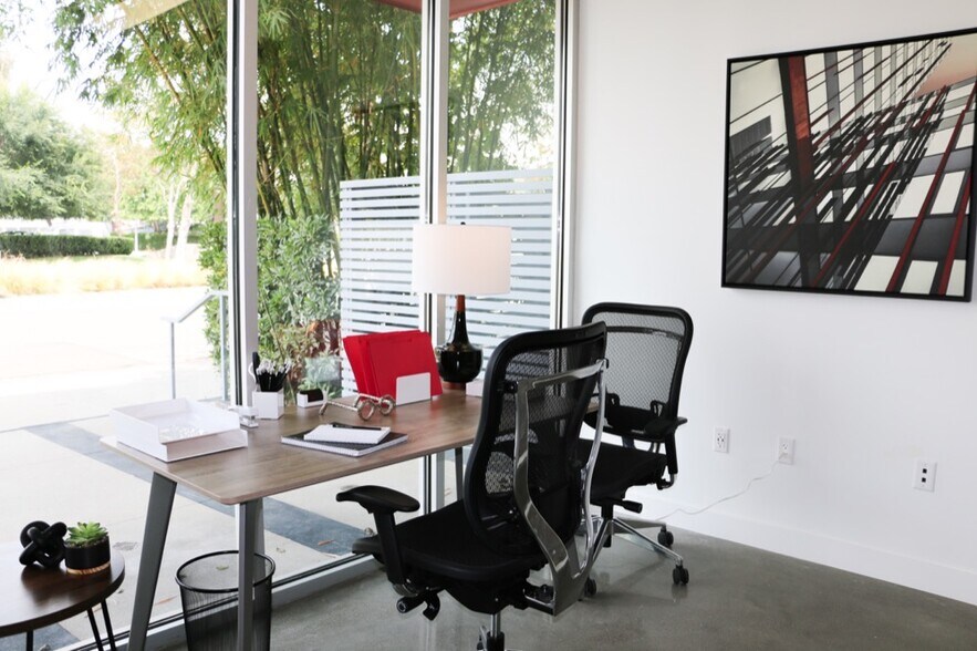 More Photos Of 100 E MacArthur Blvd, Santa Ana Apartments For Lease