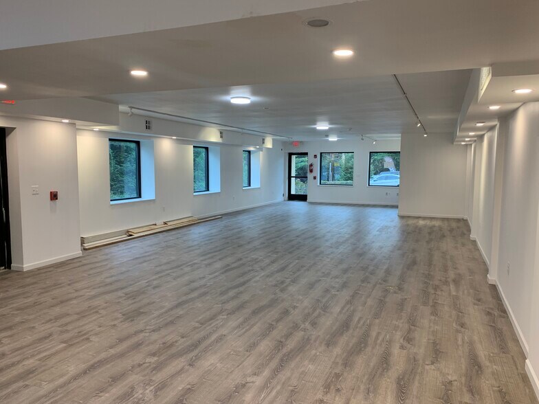 More Photos Of 963 US Highway 9, South Amboy Storefront Retail Office For Sale