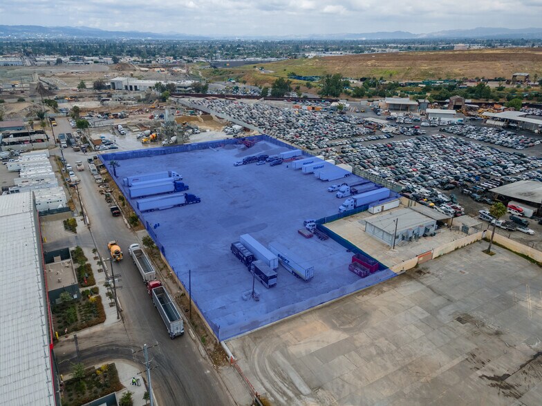 More Photos Of 11311 Pendleton St, Sun Valley Land For Lease