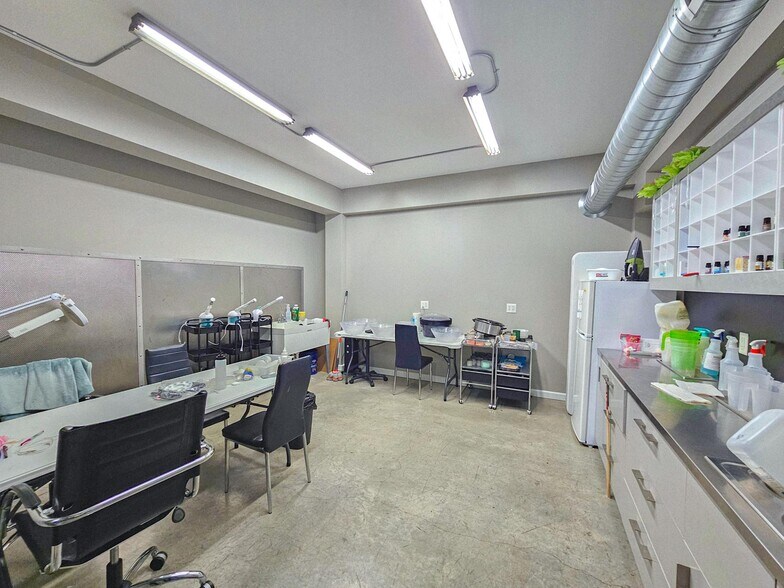 More Photos Of 7210 Bristlewood Dr, Youngstown Freestanding For Sale