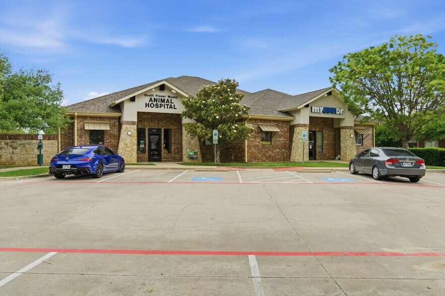 More Photos Of 2570 Northshore Blvd, Flower Mound Office For Sale