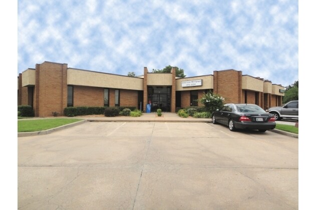 Primary Photo Of 202 E 2nd Ave, Owasso Office For Lease