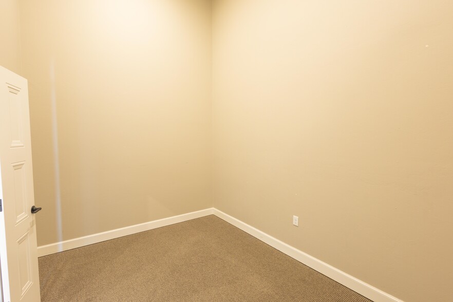 More Photos Of 2901 Fairfax Dr, Edmond Medical For Lease