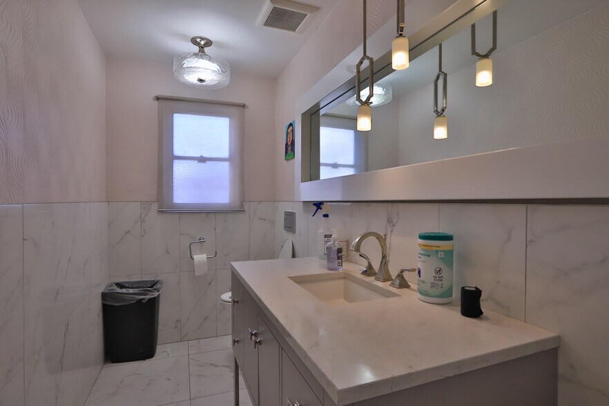 More Photos Of 217-221 E State St, Redlands Storefront Retail Office For Sale