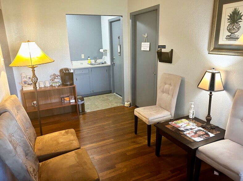 More Photos Of 1618 Williams Dr, Georgetown Office For Lease