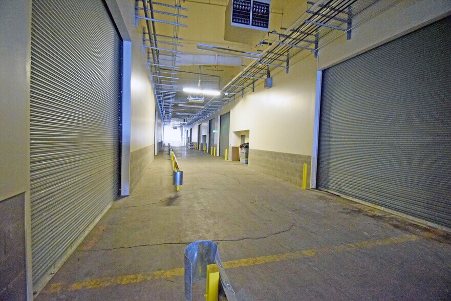 More Photos Of 20495 Murray Rd, Bend Warehouse For Lease