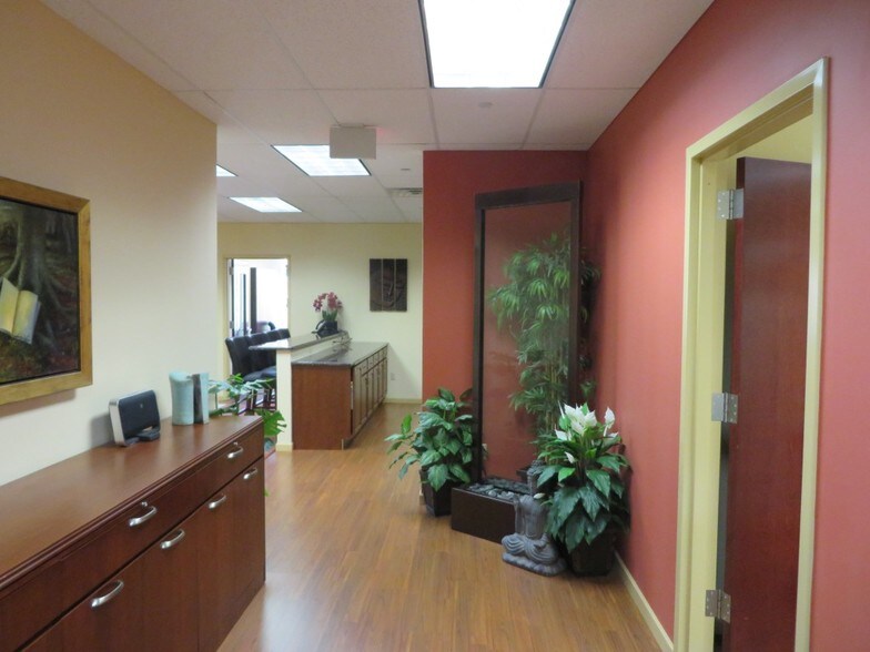 More Photos Of 92 E Main St, Somerville Office For Lease