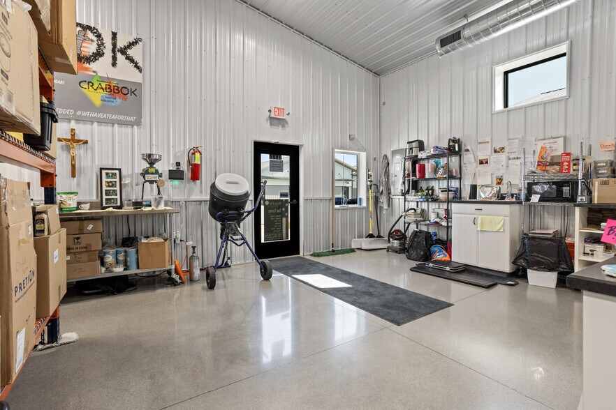 More Photos Of 5498 51st Ave S, Fargo General Retail For Sale