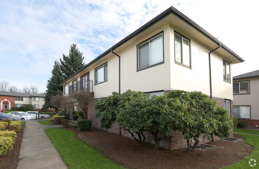 More Photos Of 1913 NE 73rd Ave, Portland Apartments For Sale