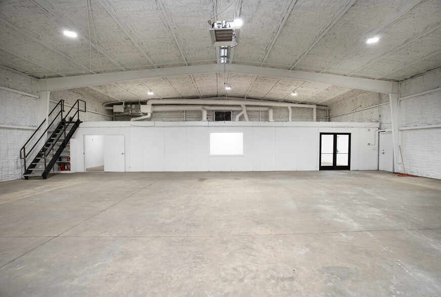 More Photos Of 15503 TX-110, Whitehouse Warehouse For Lease