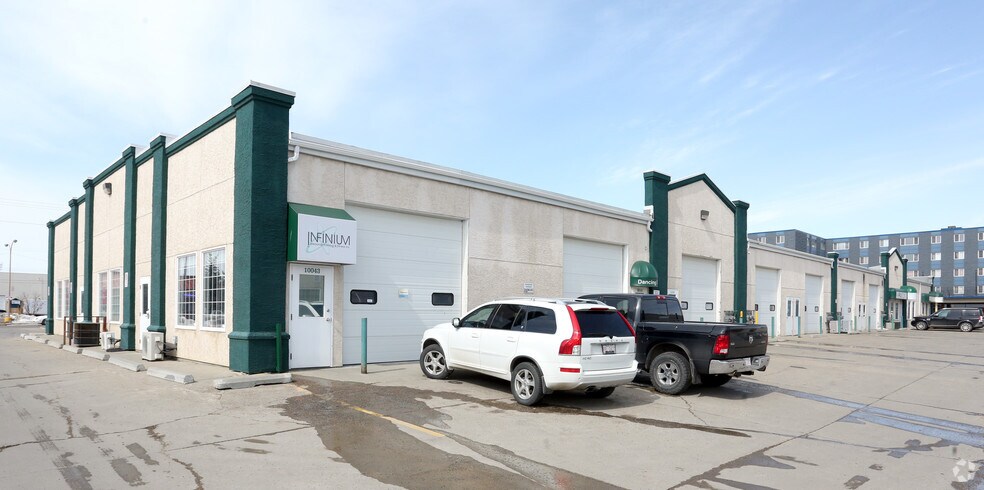 More Photos Of 10059-10085 166th St, Edmonton Office For Sale