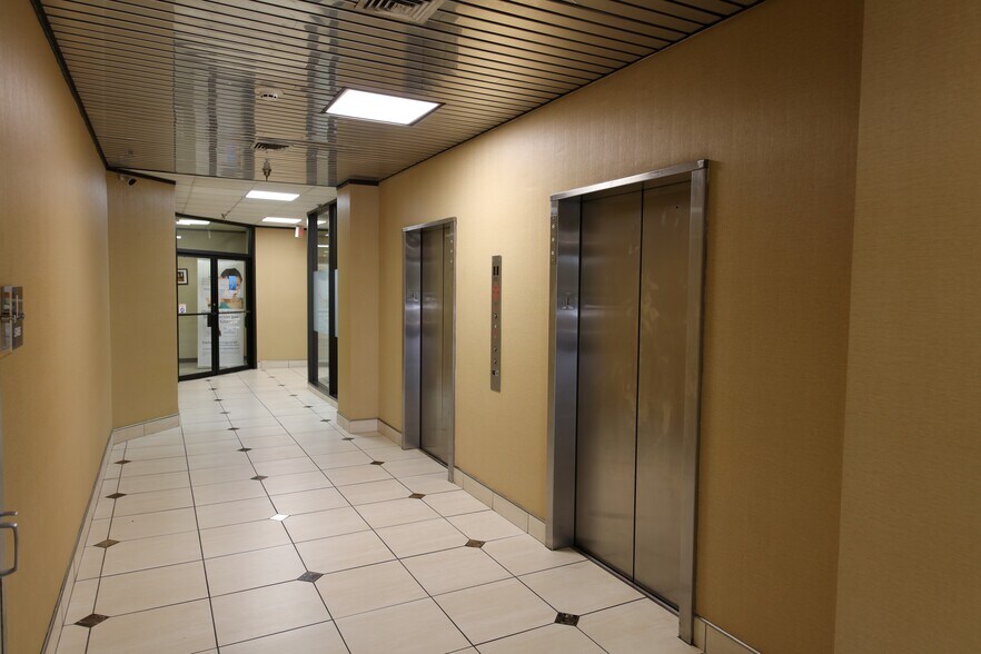 More Photos Of 9800 N Lamar Blvd, Austin Office For Lease