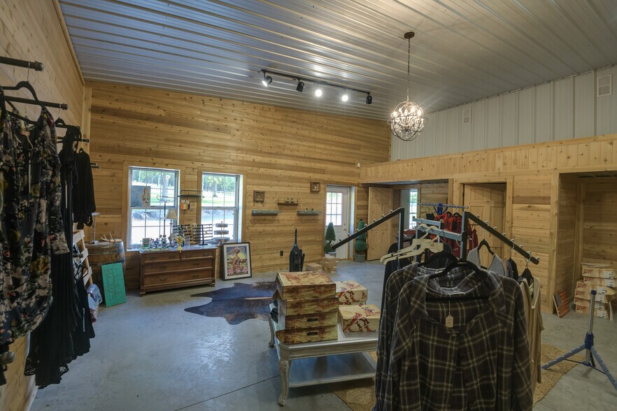 More Photos Of 2533 Highway 41A S, Shelbyville Showroom For Sale