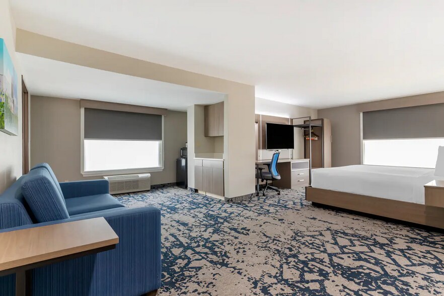 More Photos Of 3031 Military Blvd, Muskogee Hotel For Sale