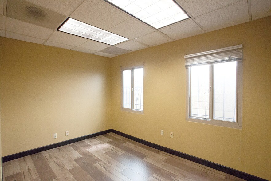 More Photos Of 425-427 Atlantic Ave, Long Beach Office For Sale