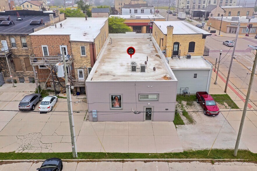 More Photos Of 1604 Washington St, Two Rivers Storefront For Sale