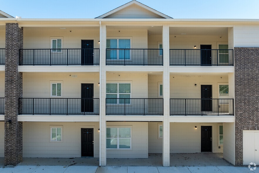 More Photos Of 600 E Marble St, Wylie Apartments For Sale