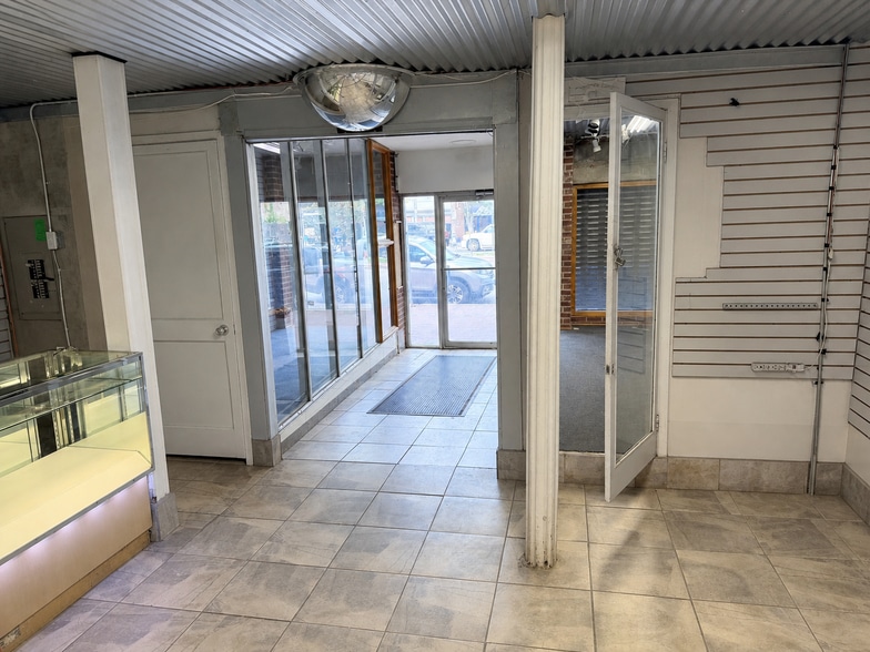 More Photos Of 508 S Broadway, Baltimore Storefront Retail Office For Lease