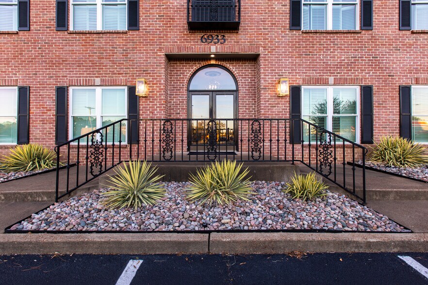 More Photos Of 6933 Crumpler Blvd, Olive Branch Office For Lease