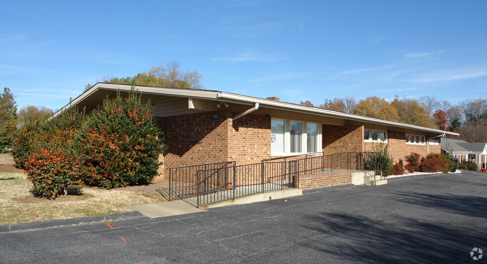 Primary Photo Of 703 Hermitage Rd, Burlington Medical For Sale