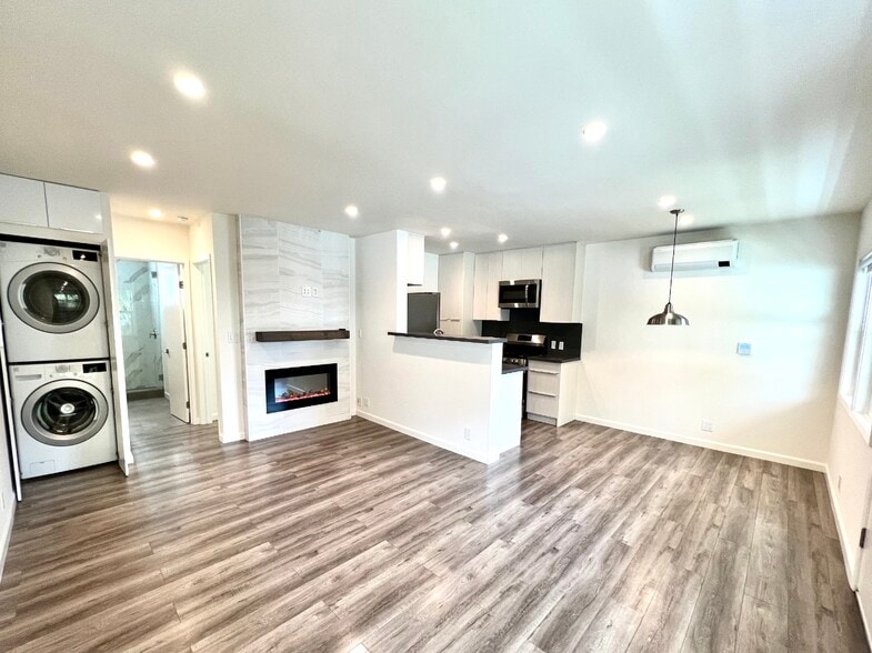 More Photos Of 1015 3rd St, Santa Monica Apartments For Sale