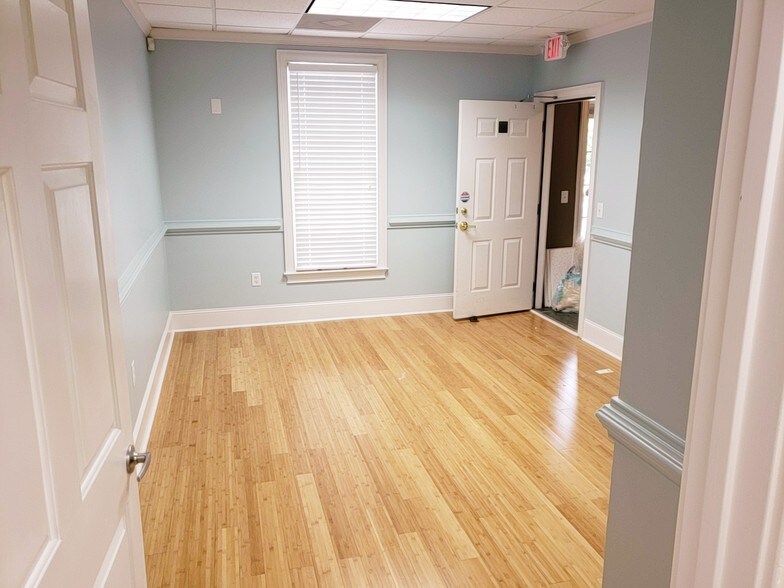 More Photos Of 308 Maxwell Rd, Alpharetta Office For Lease